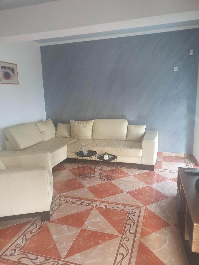 Villa Apartmani Anja Dobra Voda Exterior photo