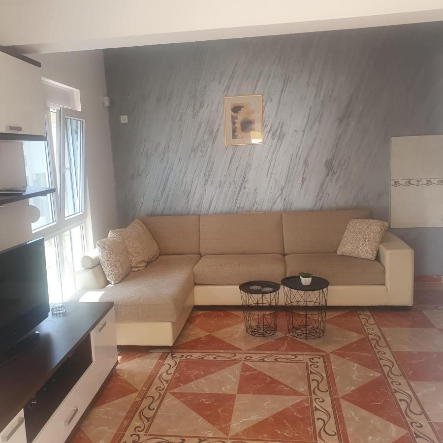 Villa Apartmani Anja Dobra Voda Exterior photo
